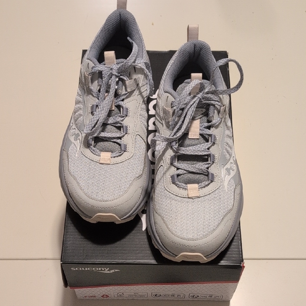 Saucony Women's Light Gray Athletic Shoes